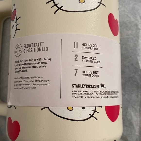 New Hello Kitty Stanley 40oz/1.18L Stanley - Picture 3 of 5
